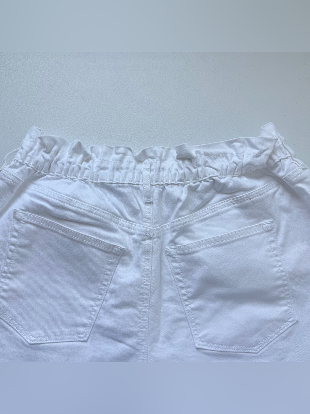 LOFT Extra High Rise
White Jean Shorts Button Fly
Elastic Waist Sz 12 NWT - Picture 6 of 8
